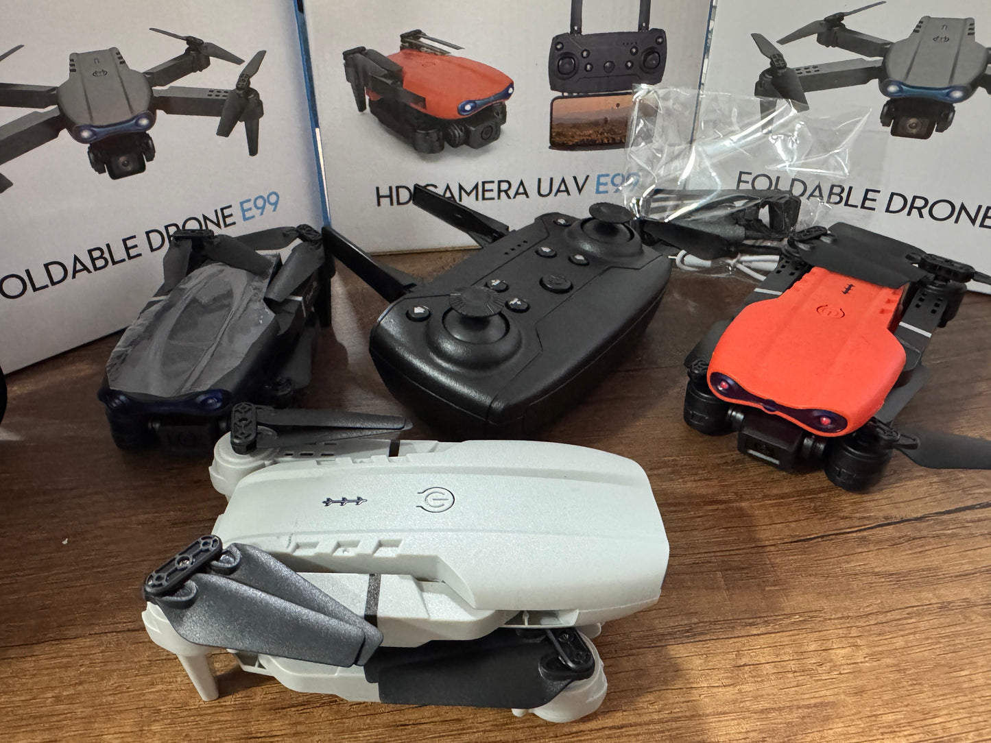 FOLDABLE DRONE E99